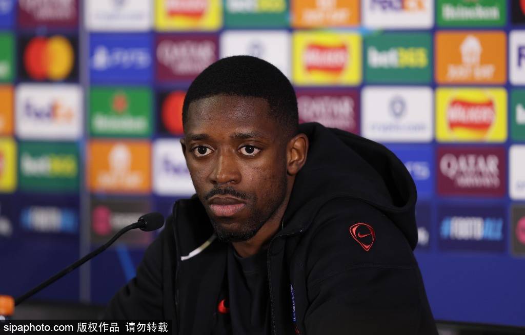 法甲球队巴黎圣日耳曼主教练和球员出席欧冠1/8决赛次回合赛前发布会